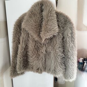 Stylish Faux Fur Jacket in Gray